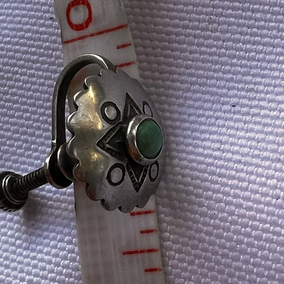 Vintage Sterling silver and Turquoise NATIVE AMERICAN sterling screw earrings - Picture 4 of 6